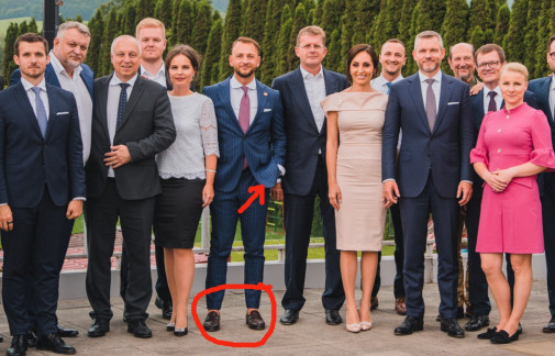 Šukaj Eštok elegantne a naletno